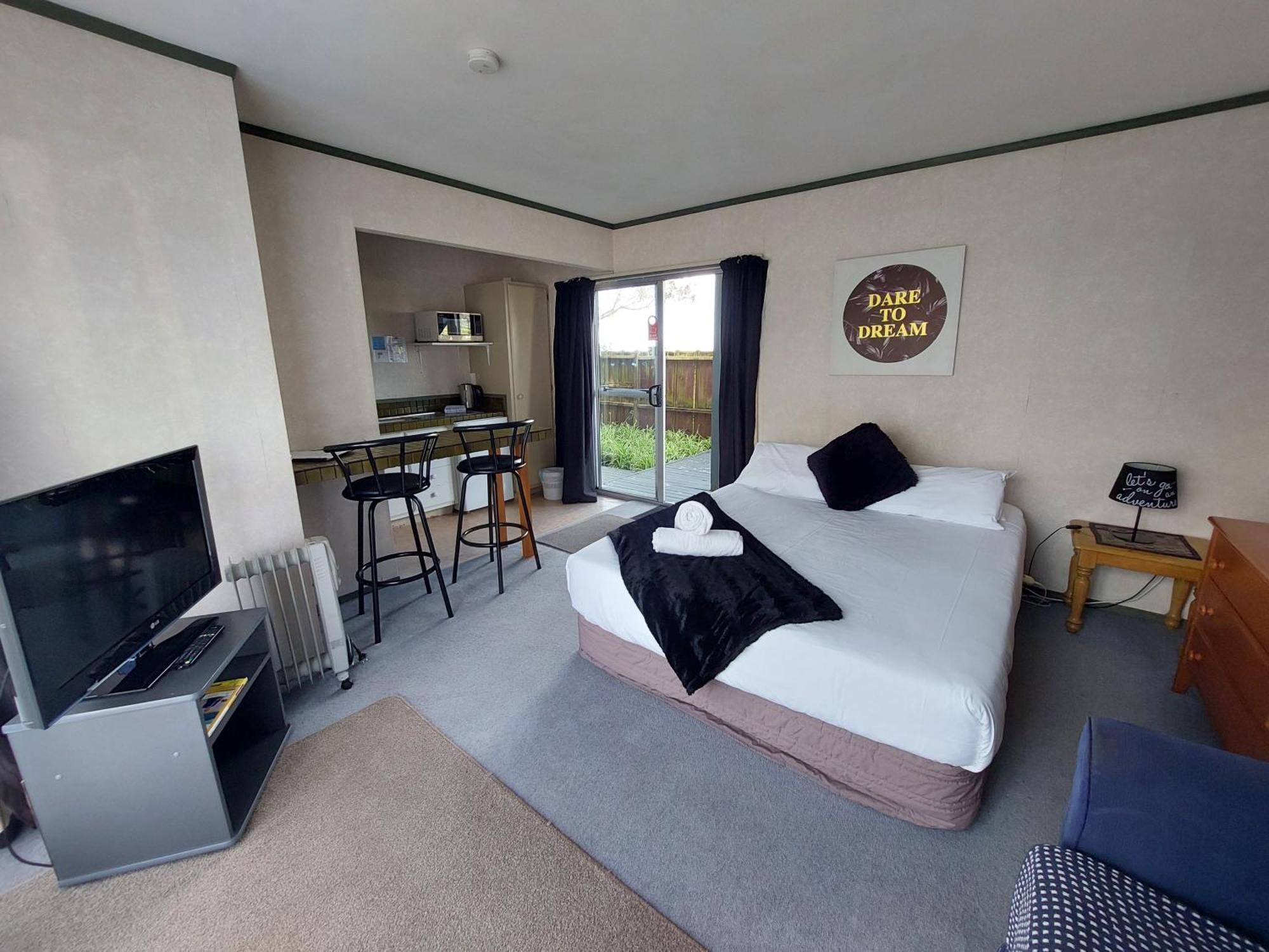 Edgewater Motel Orewa Buitenkant foto